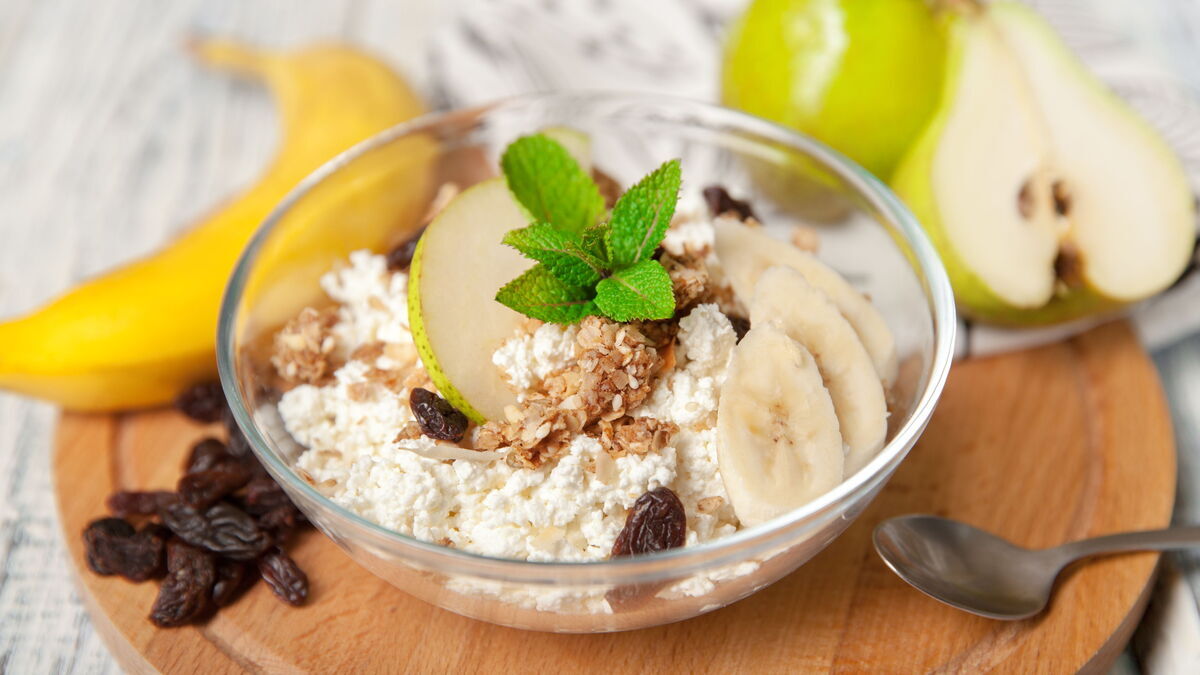 Эндокринолог: с чем есть творог, чтобы он усвоился на 100%