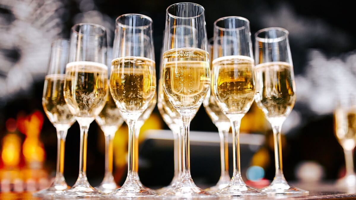 Врач рассказал, как правильно пить алкоголь