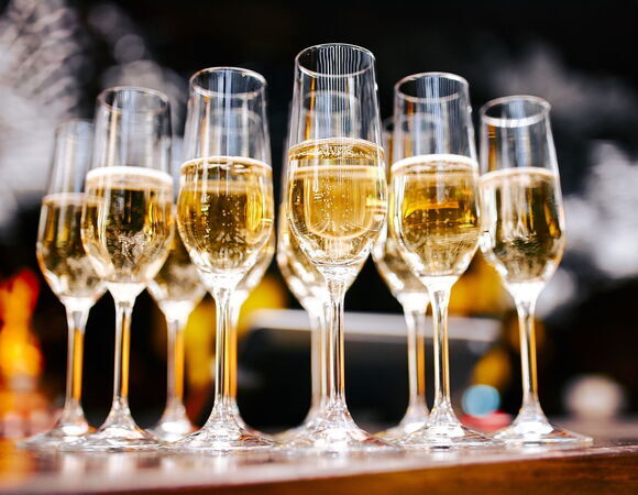 Врач рассказал, как правильно пить алкоголь Врач рассказал, как правильно пить алкоголь