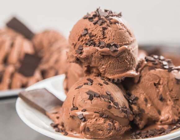 Врач призвала эти группы людей отказаться от мороженого