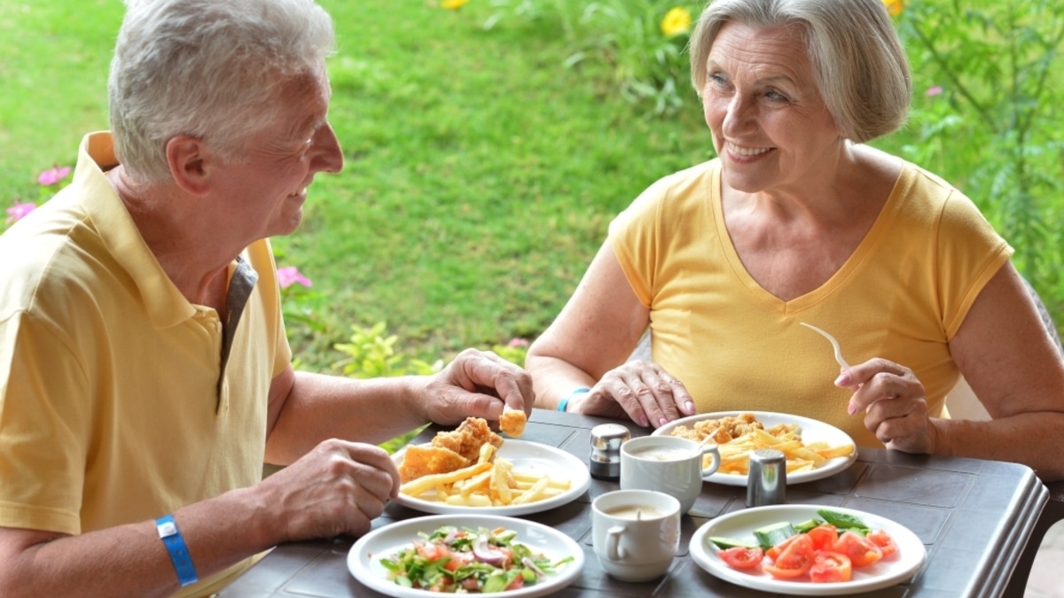 Диетолог назвала два запретных продукта для пожилых