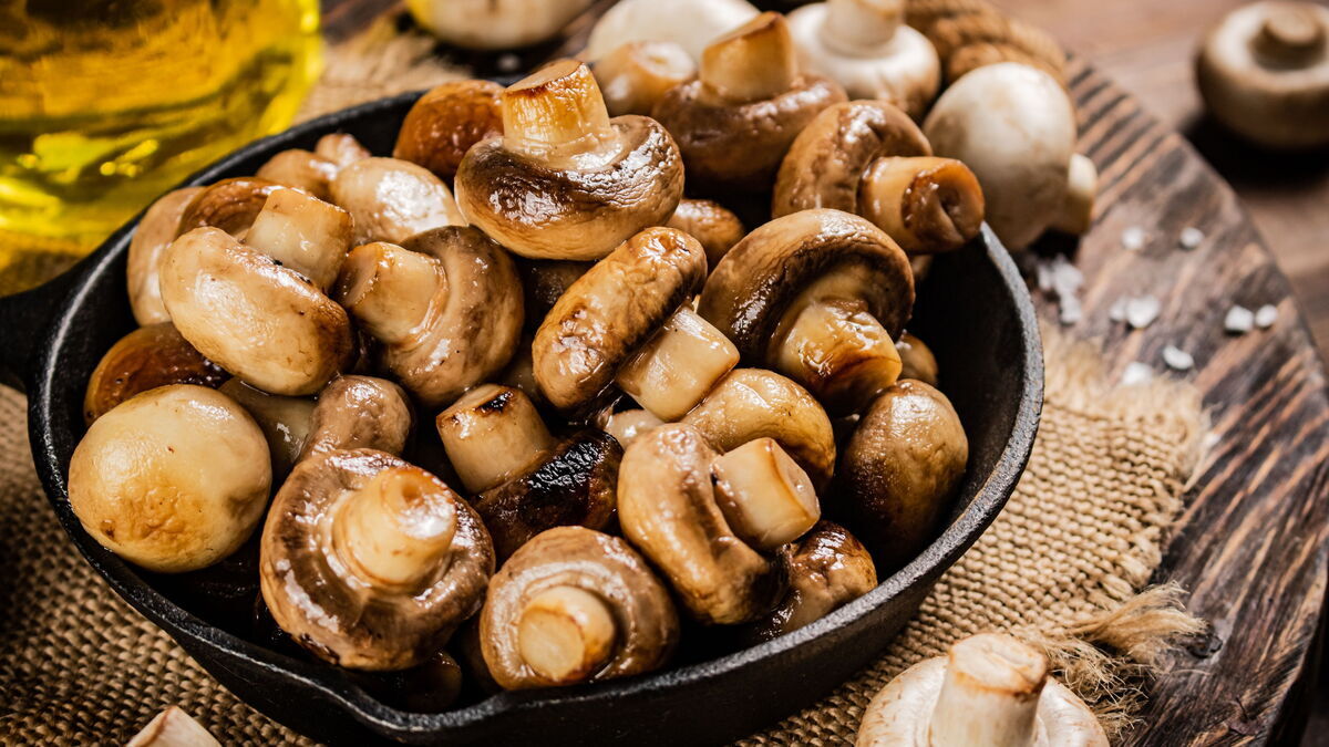 Диетолог объяснил, как правильно есть грибы