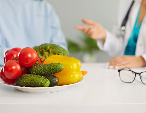 Действительно ли полезно есть много овощей и фруктов: врач дала удивительный ответ