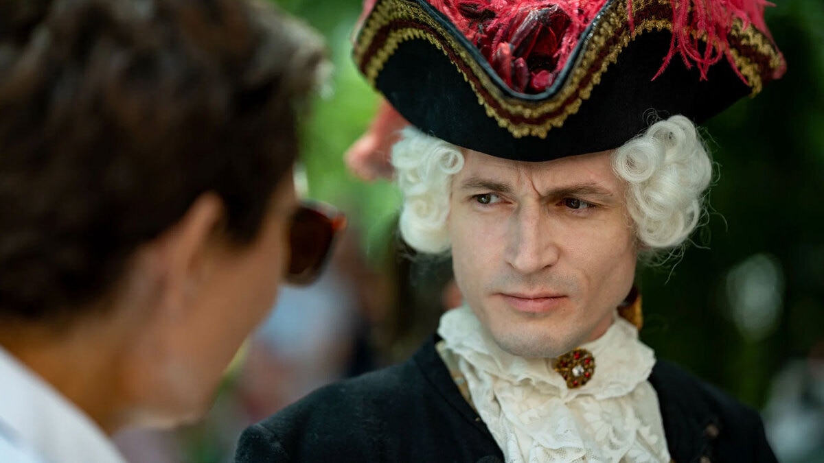 «Корпорат у Катьки»: Антон Хабаров показал угощения на съемках сериала «Великая» «Корпорат у Катьки»: Антон Хабаров показал угощения на съемках сериала «Великая»