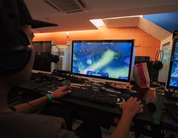 «Где моя еда?»: российские киберспортсмены остались голодными в Техасе