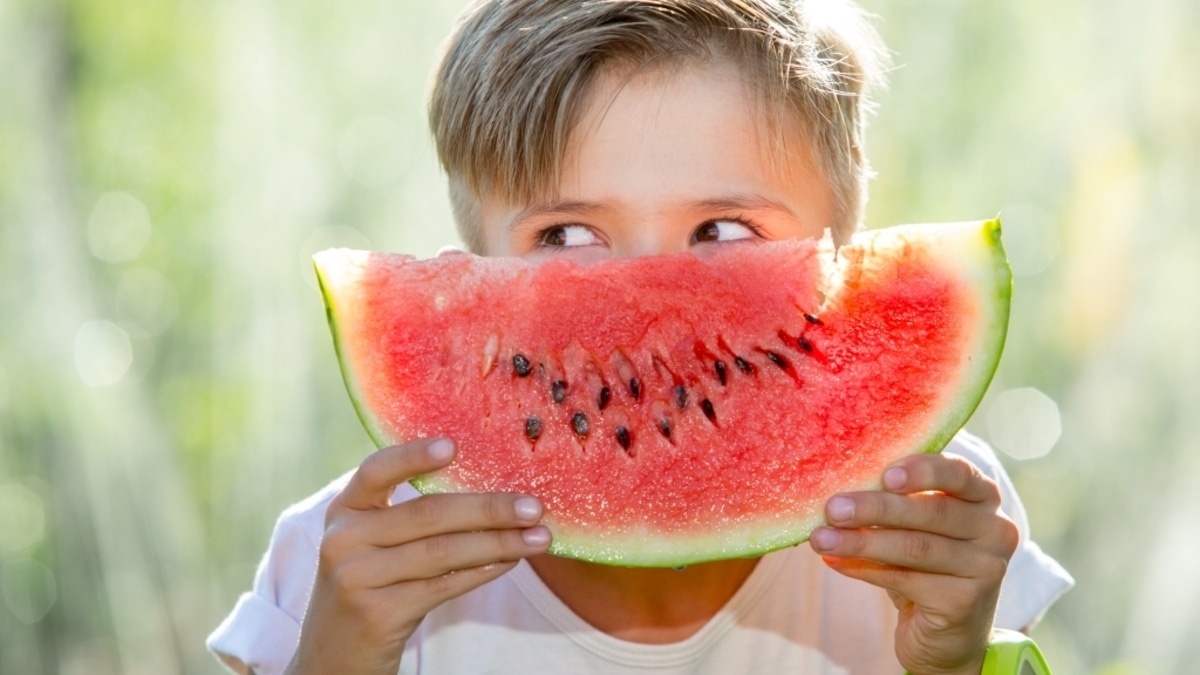 С какого возраста ребенку можно давать арбуз: ответила нутрициолог