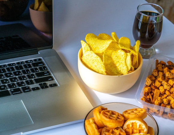 Как перестать «заедать» стресс: совет диетолога Как перестать «заедать» стресс: совет диетолога