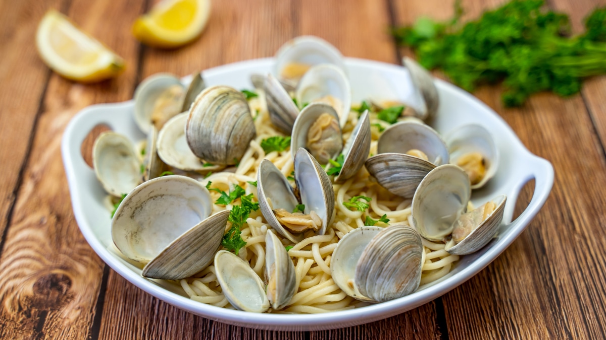 Что-то уронил: американец обнаружил в тарелке сокровище Что-то уронил: американец обнаружил в тарелке сокровище