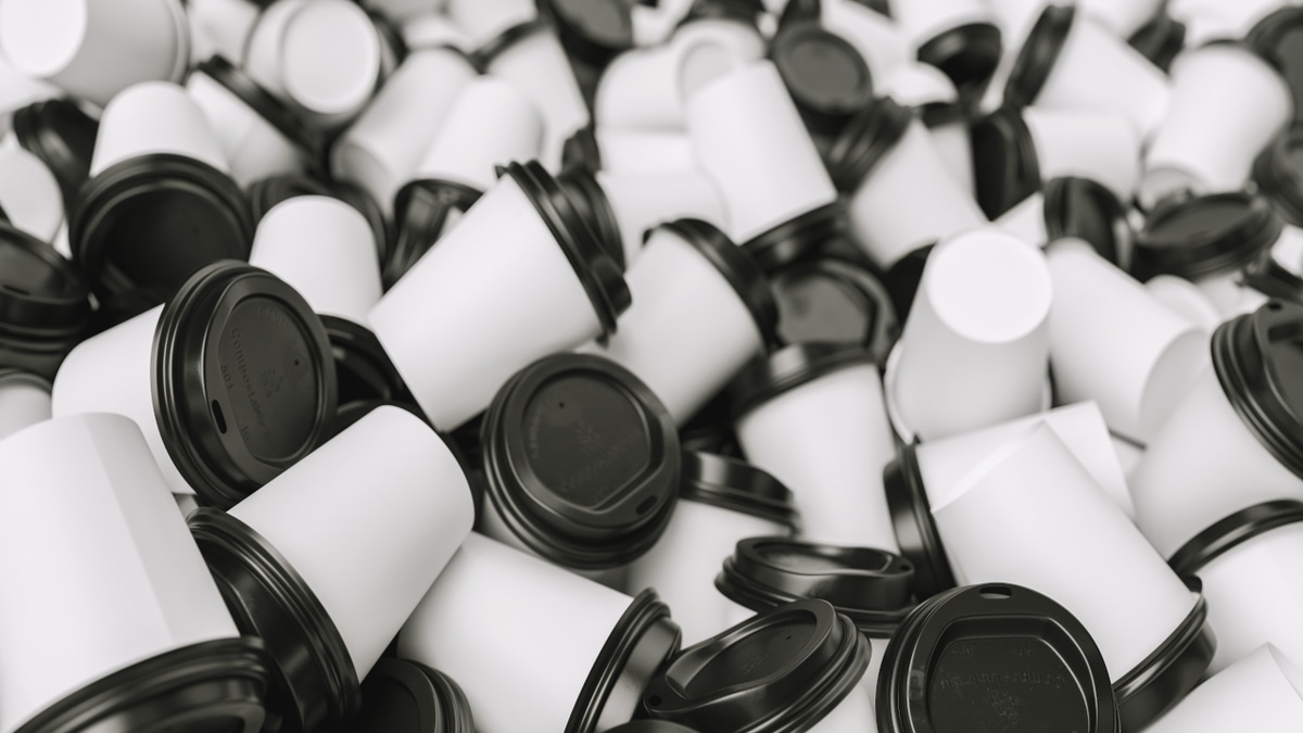 Что случится, если выпить больше 10 чашек кофе за день: объясняет диетолог