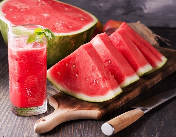 Что будет, если каждый день есть арбузы: врач предупреждает