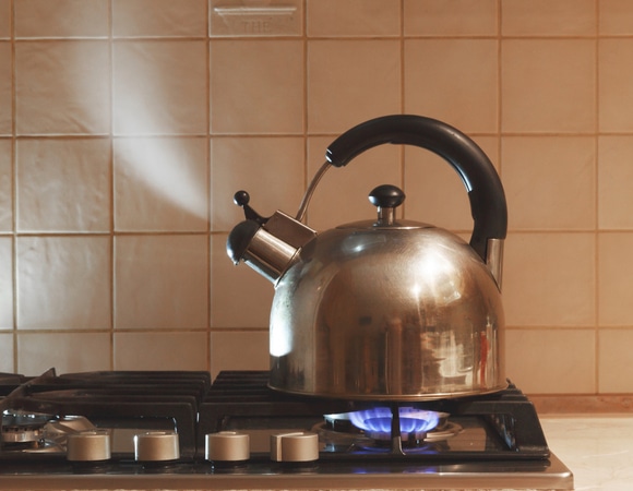 Диетолог объяснила, как правильно пить кипяченую воду Диетолог объяснила, как правильно пить кипяченую воду