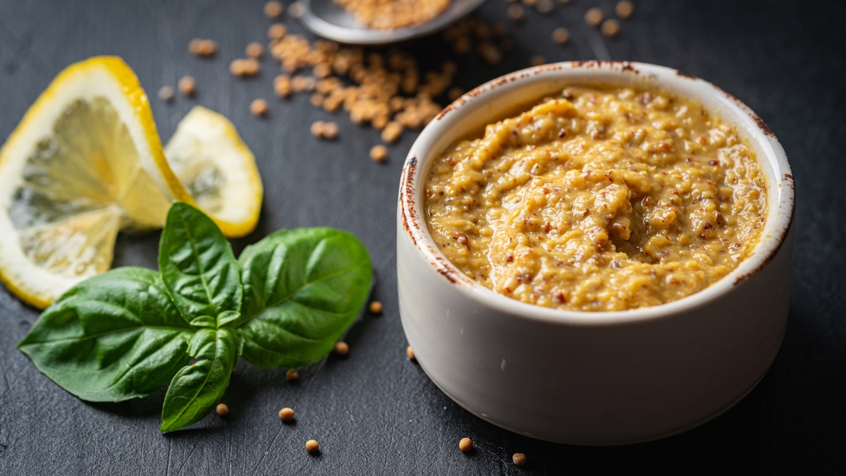 Врачи объяснили, кому необходимо есть горчицу