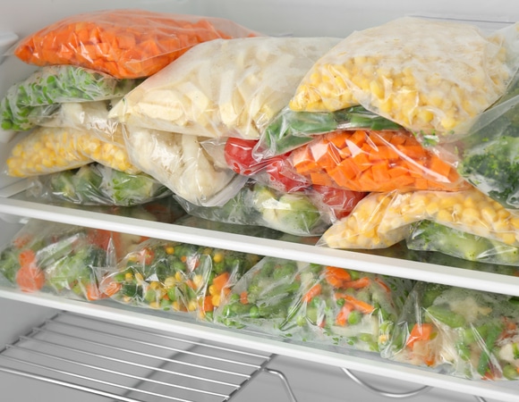 Что будет, если фрукты и овощи обдать кипятком перед заморозкой