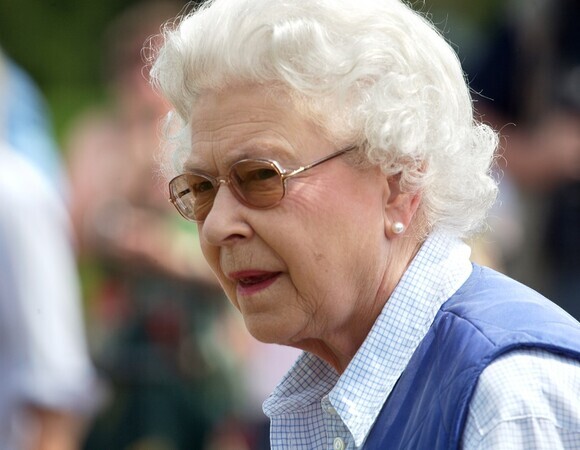 Заказывает постоянно: стало известно о любимом фастфуде Елизаветы II Заказывает постоянно: стало известно о любимом фастфуде Елизаветы II