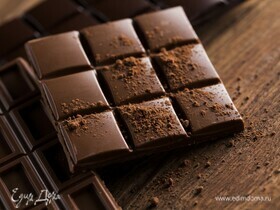 Что будет, если съесть плитку шоколада за день: гастроэнтеролог предупреждает