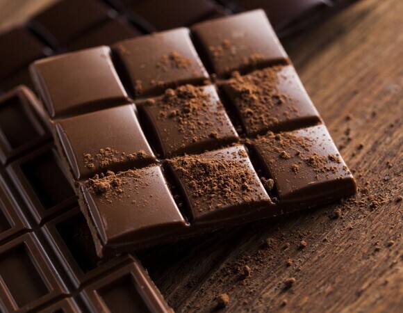 Что будет, если съесть плитку шоколада за день: гастроэнтеролог предупреждает