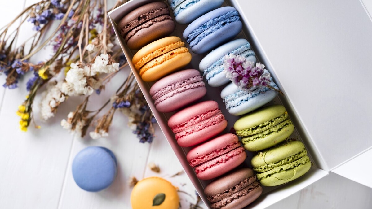 Что выбирают гурманы: миниатюрные французские сладости, покорившие мир