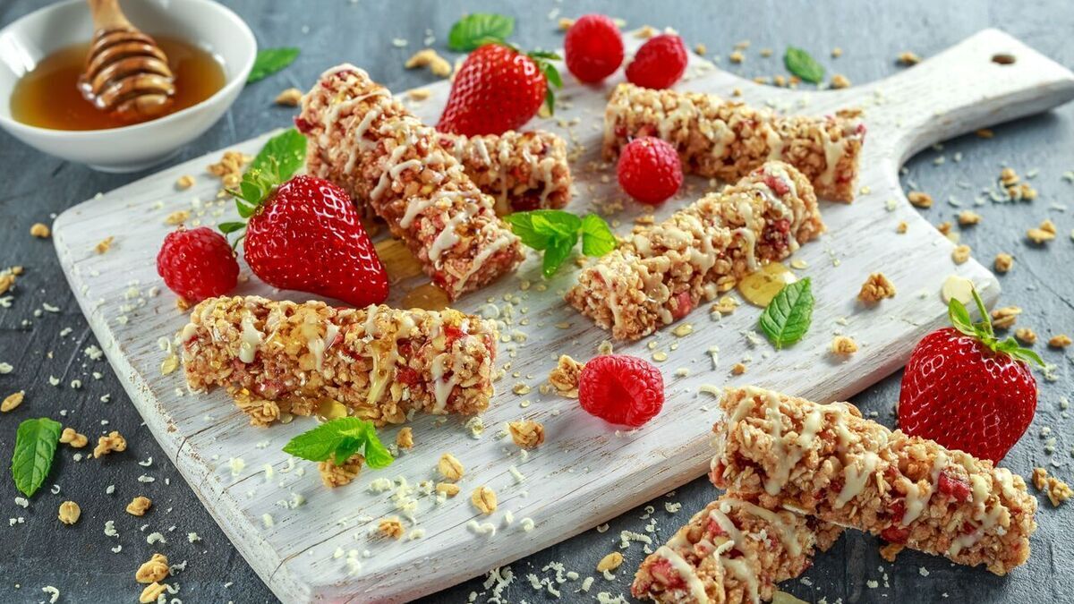 Один ингредиент вреден: кому нельзя есть фитнес-батончики