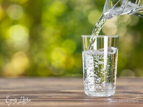 Что будет, если пить минеральную воду вместо обычной? Ответит диетолог