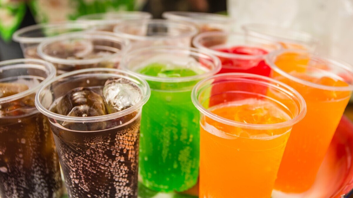 Какие напитки приближают старение? Ответит диетолог