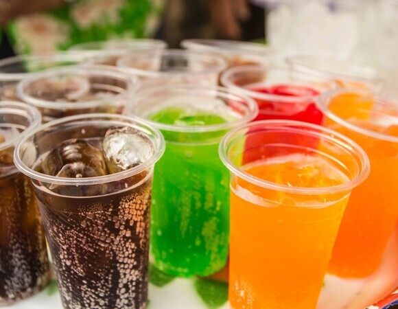 Какие напитки приближают старение? Ответит диетолог Какие напитки приближают старение? Ответит диетолог