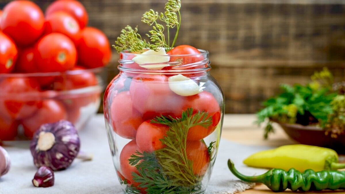 Диетолог назвала самый полезный способ засолки помидоров