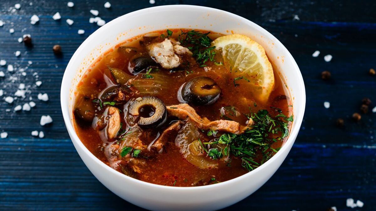 Суп из «объедков»: шеф-повар раскрыл секреты правильной солянки Суп из «объедков»: шеф-повар раскрыл секреты правильной солянки