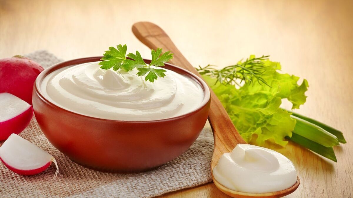 Фальсификаты и кишечная палочка: Роскачество ужаснулось качеству сметаны в магазинах