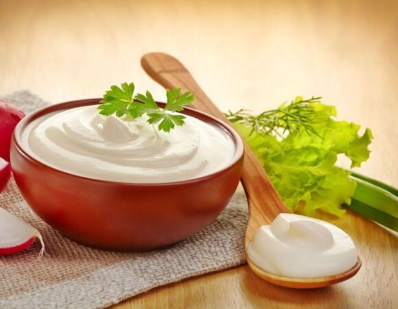 Фальсификаты и кишечная палочка: Роскачество ужаснулось качеству сметаны в магазинах