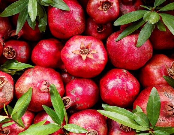 От семи невзгод: названы чудодейственные свойства граната