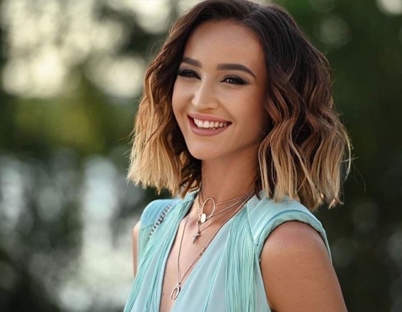 Перед чем не может устоять Бузова: нет, это не мужская красота