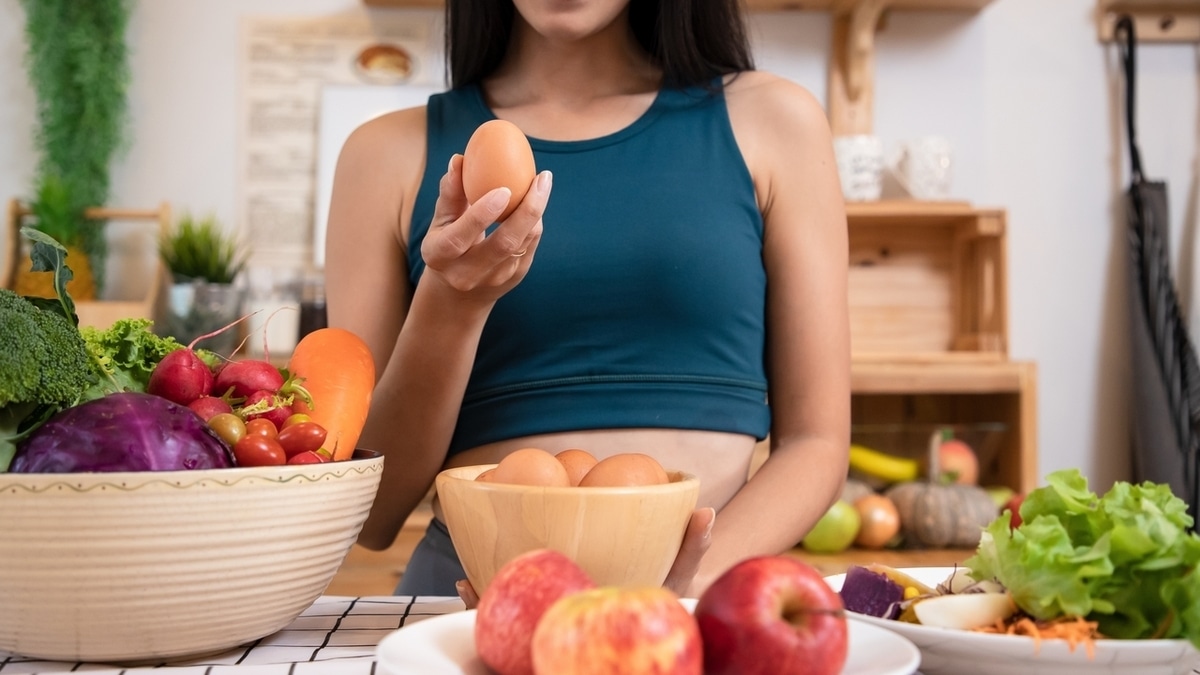 Три способа быстро нарезать яйцо: шеф-повар делится секретом