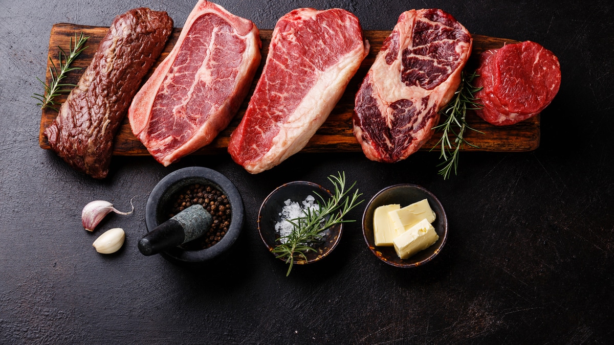 Диетолог определила шесть групп людей, кому нельзя есть красное мясо