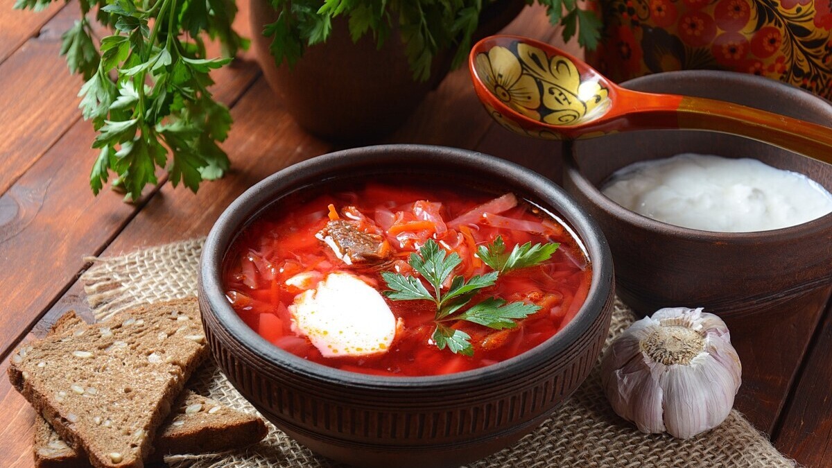 Фекла Запрядальница: приготовьте наваристый борщ 