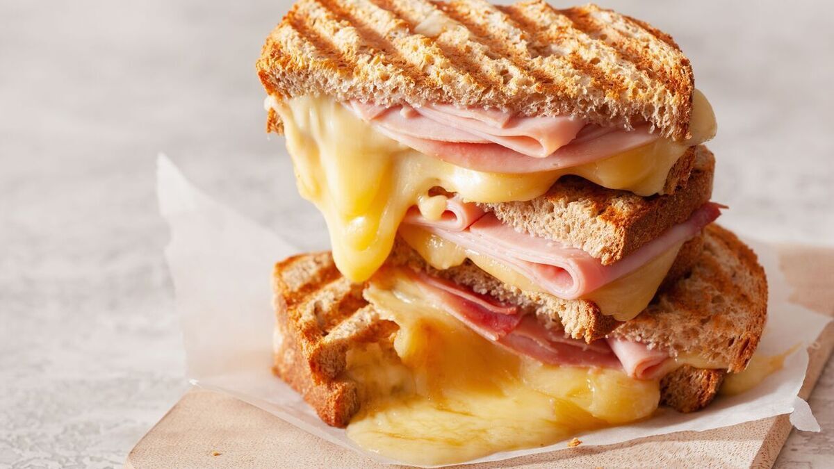 «На этикетке не всегда написана правда»: почему плавленый сыр не любят диетологи