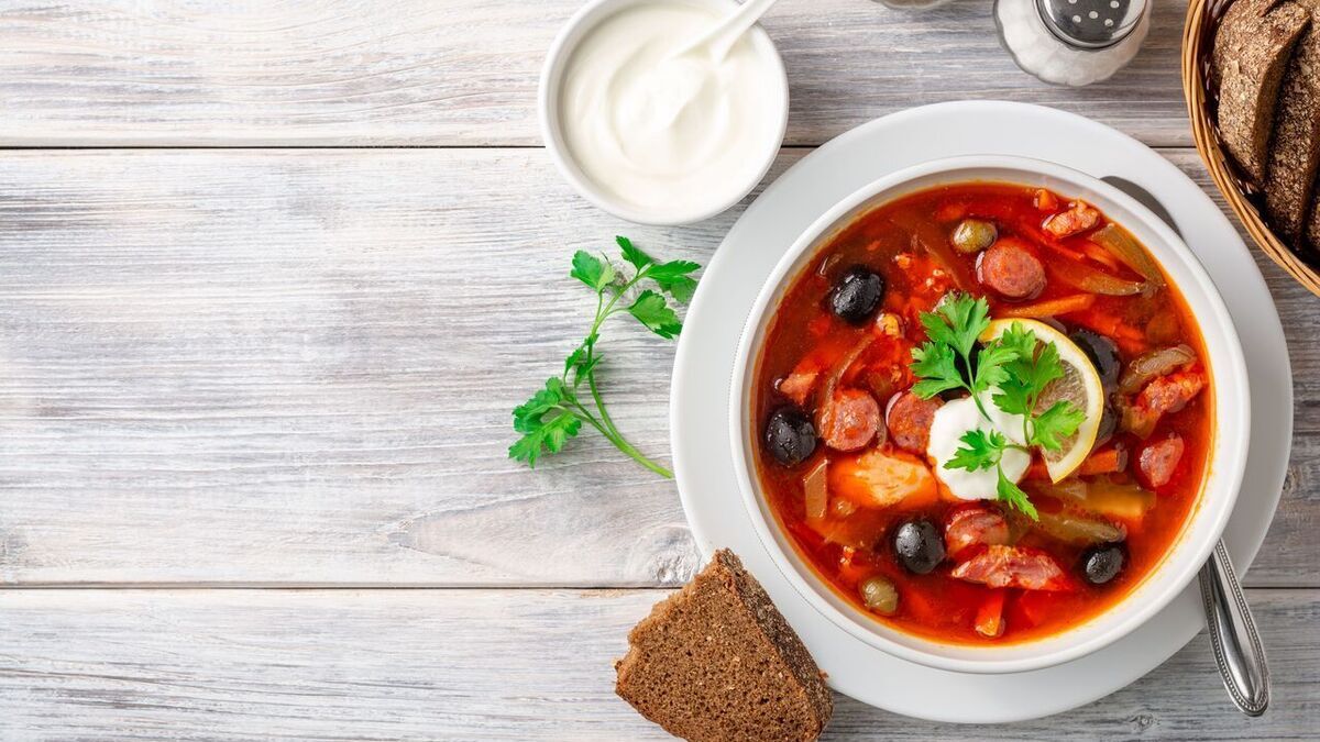 «Томить при 100 градусах»: шеф-повар рассказал, как готовить солянку в духовке «Томить при 100 градусах»: шеф-повар рассказал, как готовить солянку в духовке