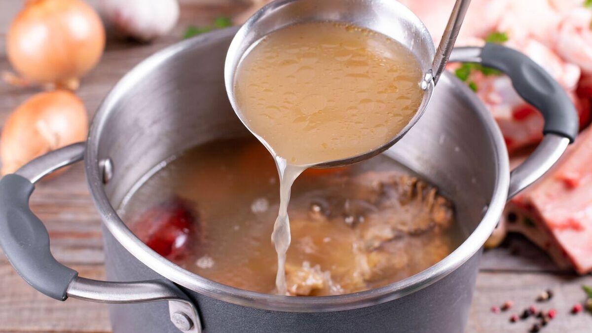 Что делать, если пересолили суп: четыре способа исправить ситуацию