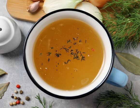 Нужно ли сливать «первую воду» при варке мяса: мнение шеф-повара Нужно ли сливать «первую воду» при варке мяса: мнение шеф-повара