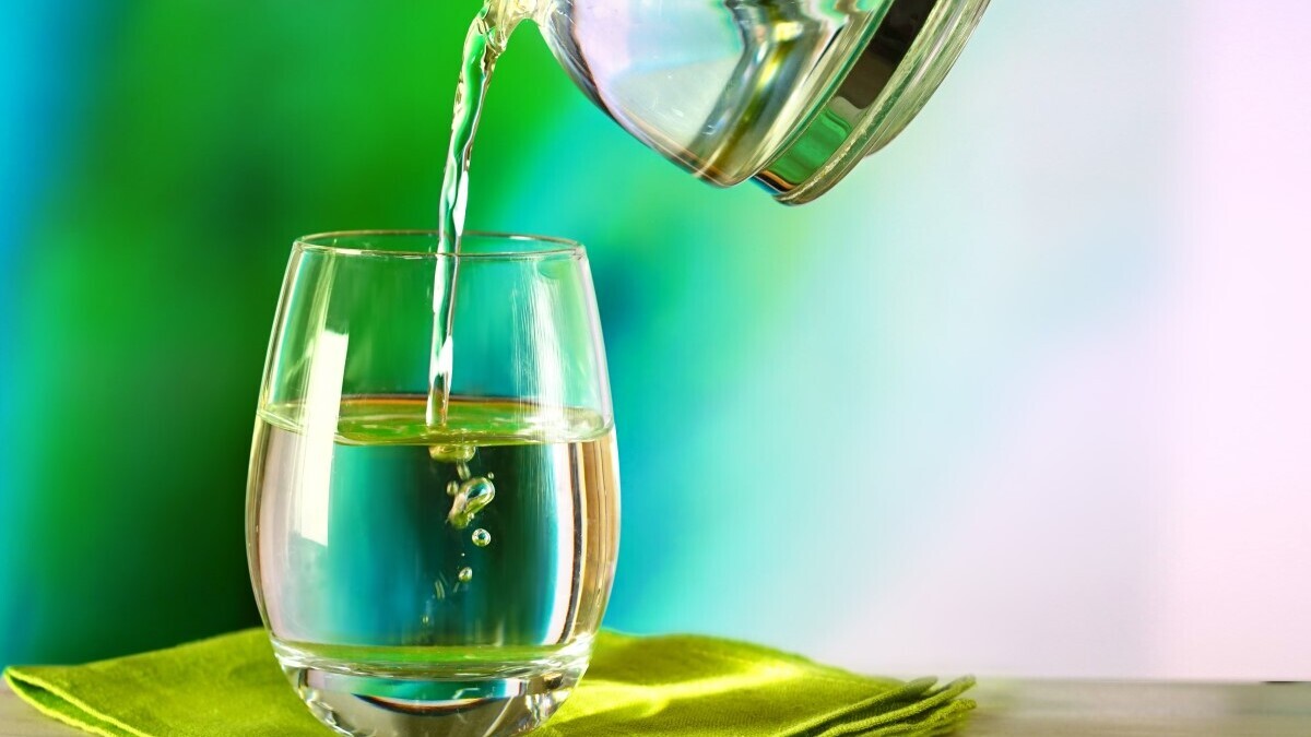 Сколько воды нужно пить в отопительный сезон: нутрициолог назвала цифру