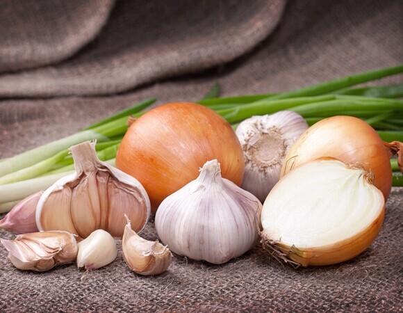 Денис Позимний: добавьте в блюда лук и чеснок для крепкого здоровья