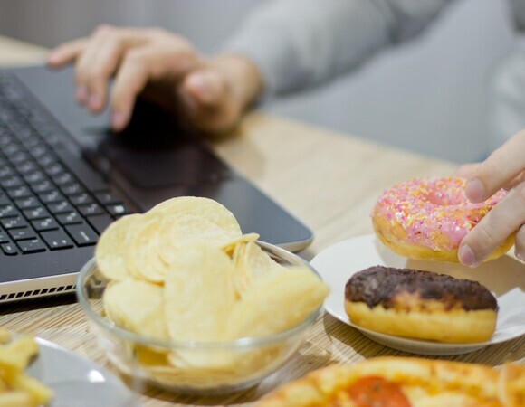 «Сжигает вашу энергию»: врач Мясников рассказал, какая еда вызывает усталость «Сжигает вашу энергию»: врач Мясников рассказал, какая еда вызывает усталость