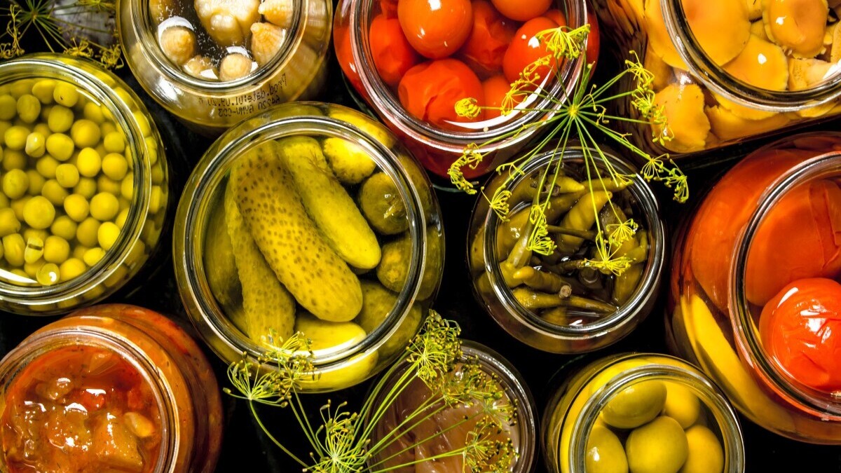 Трифон и Пелагея: зачем бочки с соленьями отправляли под лед