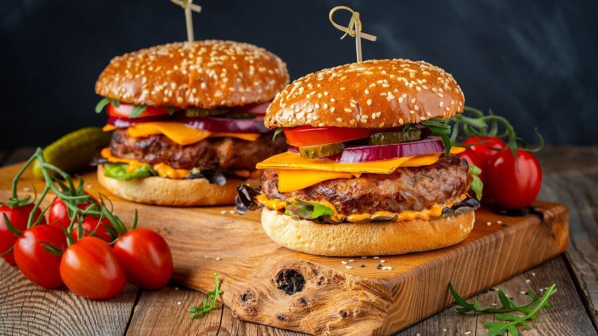 Почему подорожали гамбургеры в популярной сети быстрого питания