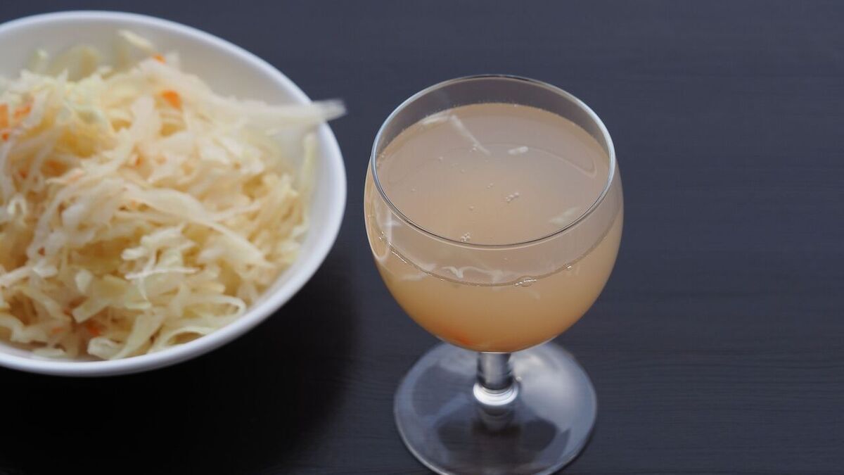 Зачем нужно пить рассол от квашеной капусты? Спойлер: похмелье не при чем