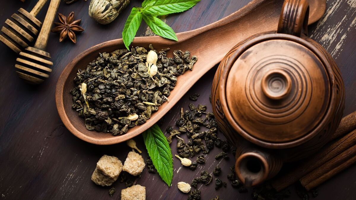 Врачи объяснили, какие травы конфликтуют в фитосборах