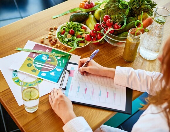 Диетолог связала пищевую зависимость и интеллект: подробности