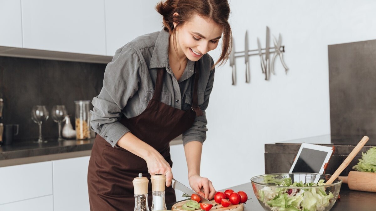 В какое время ужинать, чтобы похудеть? Отвечает диетолог