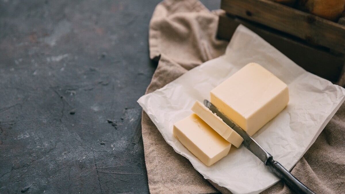 Нутрициолог объяснил, почему зимой полезно есть масло, сало и сметану Нутрициолог объяснил, почему зимой полезно есть масло, сало и сметану