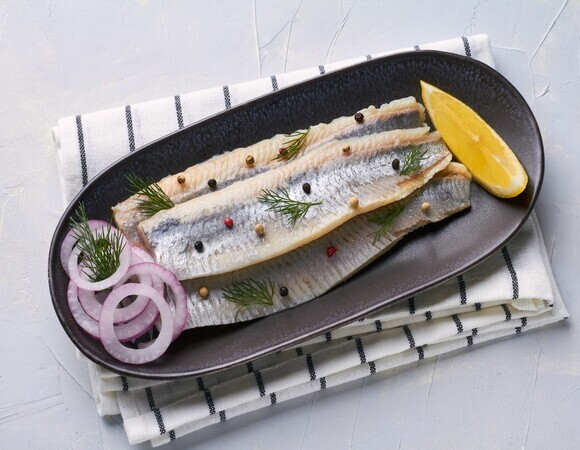 Глава рыбопромышленников пообещал: селедка будет Глава рыбопромышленников пообещал: селедка будет