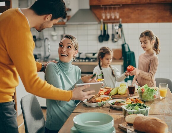 Андрон Звездочет: почему запрещалось смеяться за ужином Андрон Звездочет: почему запрещалось смеяться за ужином